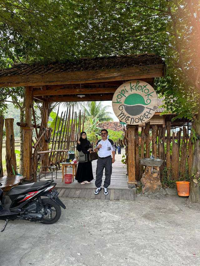 Bersantap Kuliner Ndeso di Resto Kopi Klotok Menoreh