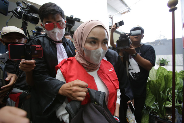 Terdakwa Medina Zein saat hadir di sidang putusan terkait pengancaman dan pencemaran nama baik di Pengadilan Negeri Jakarta Selatan, Jakarta, Kamis, (29/9/2022). Foto: Agus Apriyanto