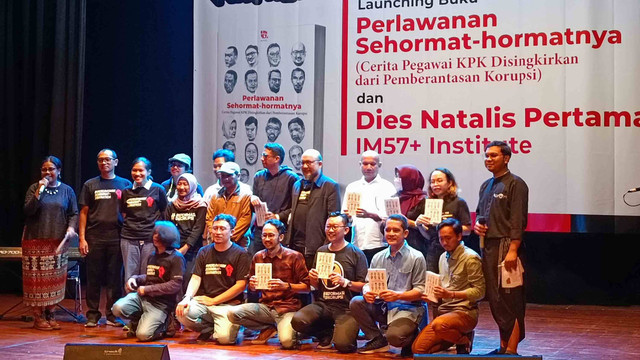 Dies natalis pertama IM57+ dan peluncuran buku atu catatan eks pegawai KPK, Perlawanan Seharian, di TIM, Jakarta Pusat, Jumat (30/9). Foto: Hedi/kumparan