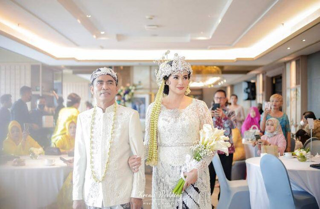 Suasana pernikahan Catherine Wilson dengan Idham Mase. Foto: Dok. Istimewa