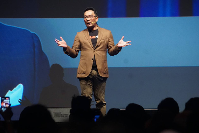 Gubernur Jawa Barat Ridwan Kamil diacara Farewell Event Anies Baswedan di Djakarta Theater, Jakarta pada Minggu (2/10). Foto: Iqbal Firdaus/kumparan
