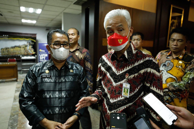 PJ Gubernur Sulbar Akmal Malik bertemu Gubernur Jateng Ganjar Pranowo di Kantor Gubernur Jateng, Semarang, Senin (3/10/2022).  Foto: Dok. Istimewa