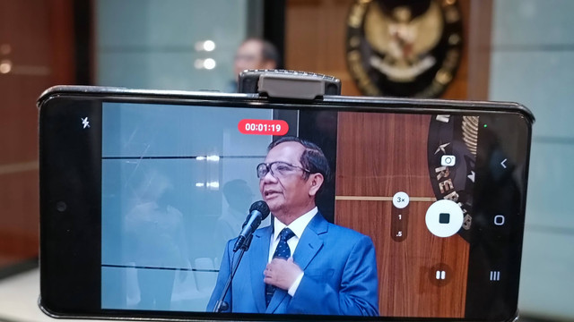 Menko Polhukam Mahfud MD di Kantor Kemenko Polhukam, Selasa (2/10). Foto: Aprilandika Pratama/kumparan