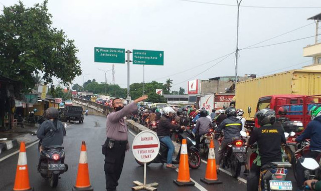 Banjir di Jalan Gatot Subroto, Cibodas, Kota Tangerang, Rabu, (5/10). Foto: Dok. Istimewa