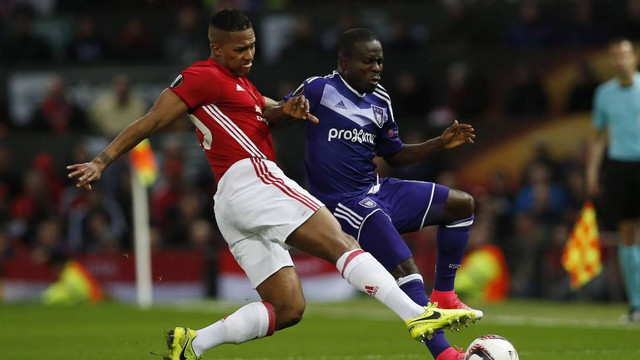 Valencia pada laga melawan Anderlecht. Foto: Andrew Yates/Reuters