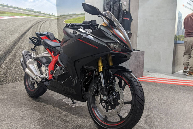 Paket aksesori resmi Honda CBR250RR. Foto: Sena Pratama/kumparan
