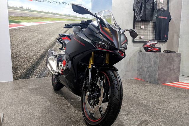 Paket aksesori resmi Honda CBR250RR. Foto: Sena Pratama/kumparan