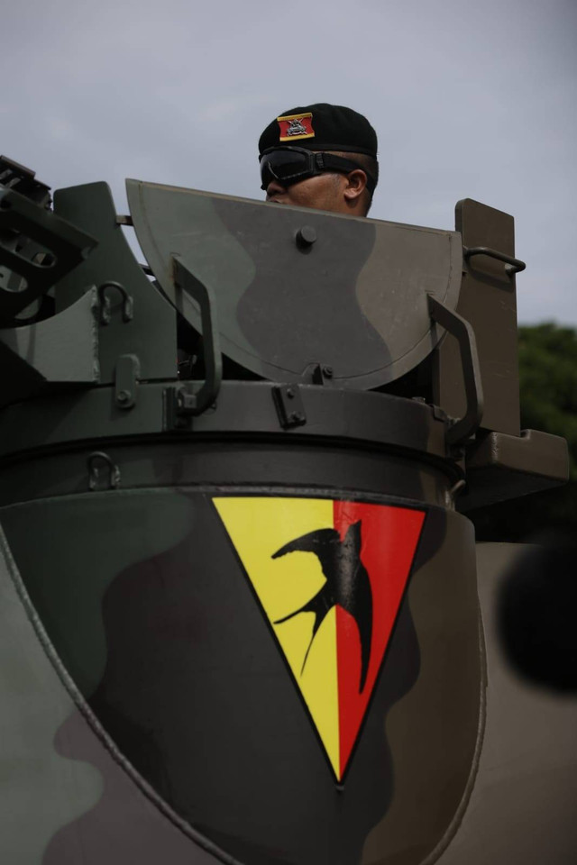 Upacara peringatan HUT ke-77 TNI di Aceh digelar Kodam IM di Lapangan Blang Padang, Kota Banda Aceh, Rabu (5/10/2022). Foto: Abdul Hadi/acehkini