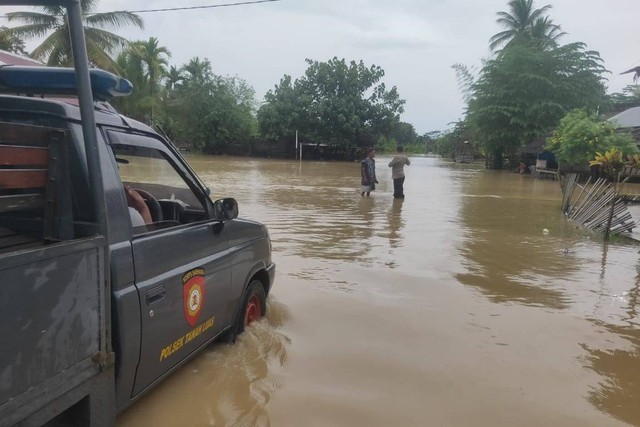 Banjir luapan yang melanda Kabupaten Aceh Utara meluas di tujuh kecamatan pada Rabu (5/10) dari sebelumnya dua kecamatan. Foto: Dok. Polres Aceh Utara