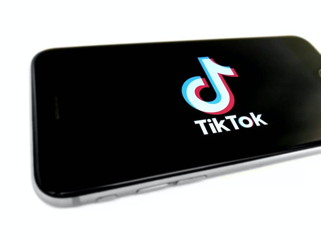 Ilustrasi aplikasi TikTok. Foto: Unsplash.com