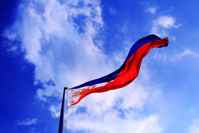 Apakah perlu visa untuk ke Filipina/bendera Filipina, foto: Krisia/Pexels