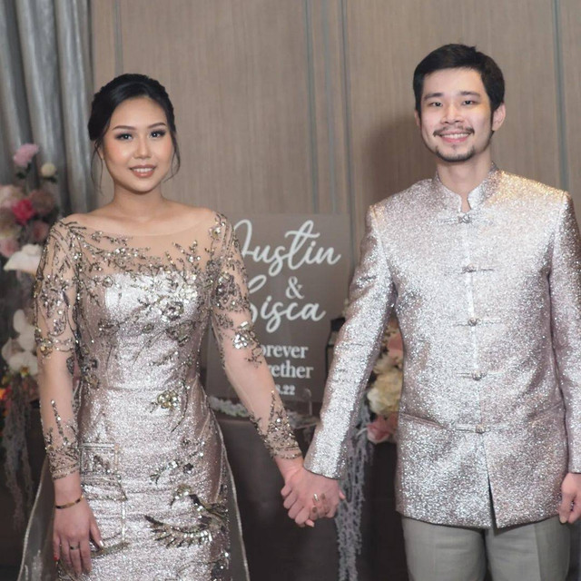 Jess No Limit dan Sisca Kohl saat Jalani Prosesi Tingjing. Foto: Instagram/@jessnolimit