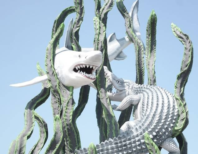 Ilustrasi ontoh monumen atau patung bertema hewan di Indonesia, sumber foto Rasyid Maulana on Unsplash