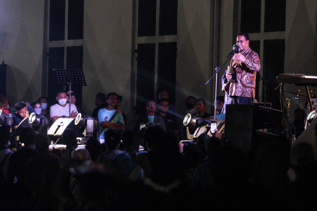 Gubernur DKI Jakarta Anies Baswedan menyampaikan sambutan saat acara perpisahan di depan Museum Fatahillah, Jakarta, Minggu (9/10/2022). Foto: Asprilla Dwi Adha/ANTARA FOTO