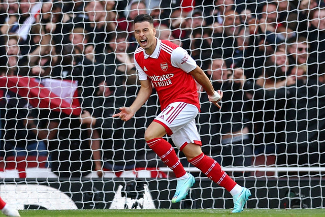 Pemain Arsenal Gabriel Martinelli merayakan gol pertama mereka saat hadapi Liverpool di Stadion Emirates, London, Inggris, Minggu (9/10/2022). Foto: David Klein/REUTERS