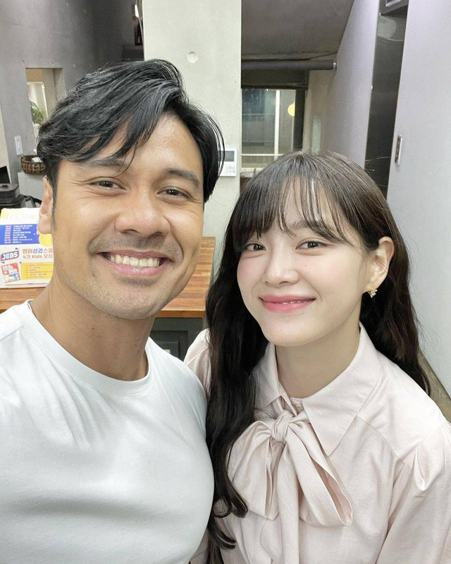 Chicco Jerikho dan Kim Sejeong. Foto: Instagram/@chicco.jerikho