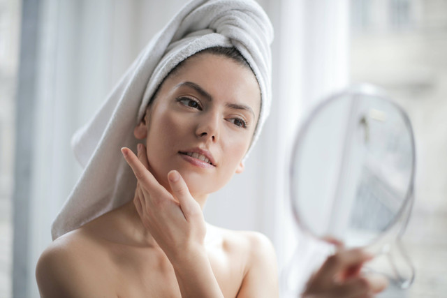 Ada banyak manfaat air beras untuk wajah, mulai dari menjaga kesehatan kulit hingga meringankan kondisi gangguan pada kulit. Foto: Pexels.com
