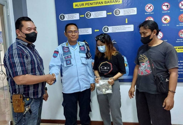 Mahasiswi Selundupkan Narkoba di Ayam Geprek untuk Pacar di Lapas Pemuda Madiun