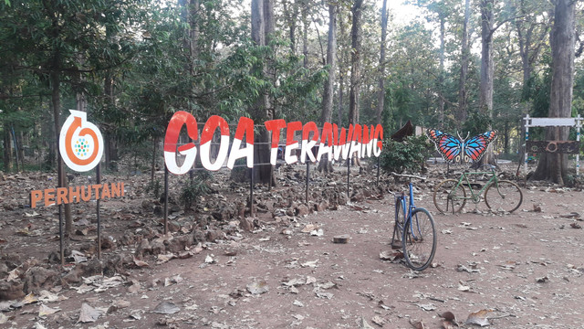 Spot foto di depan Goa Terawang. Sumber foto @ekos_ajie
