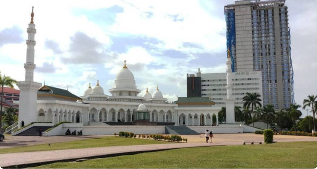 Dataran Engku Putri Batam Center.