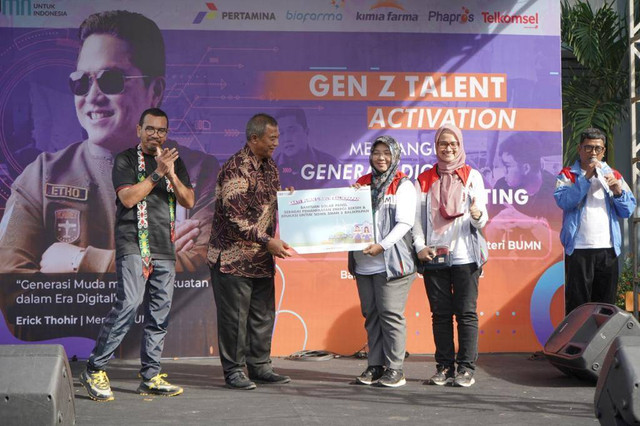 Pertamina Kenalkan Solar Panel ke Siswa SMA Balikpapan. Foto: Dok. Pertamina