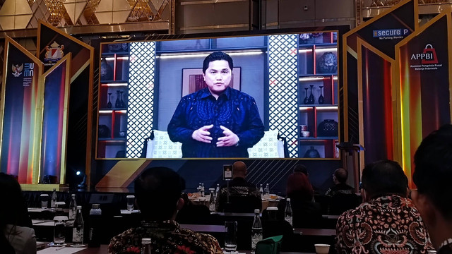 Menteri BUMN Erick Thohir dalam acara Seminar APPBI The Rise of the Retail Industry Towards 2023 di InterContinental, Kamis (13/10/2022). Foto: Narda Margaretha Sinambela/kumparan