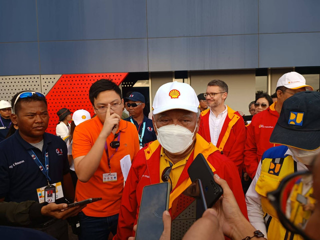 Menteri Pekerjaan Umum dan Perumahan Rakyat (PUPR) Basuki Hadimuljono menghadiri Shell Eco-marathon 2022 di Sirkuit Mandalika, Kamis (13/10/2022). Foto: Akbar Maulana/kumparan