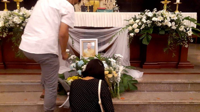 Suasana misa memperingati 40 hari  wafatnya Paulus Iwan Boedi Prasetijo, PNS Bapenda Kota Semarang yang tewas dibunuh di Gereja Santa Maria Fatima Banyumanik Semarang, Jumat (14/10/2022). Foto: Intan Alliva Khansa/kumparan