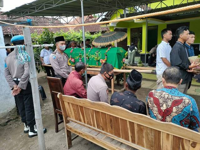Suasana duka warga Bantul yang meninggal usai minum miras. Foto: Tugu Jogja