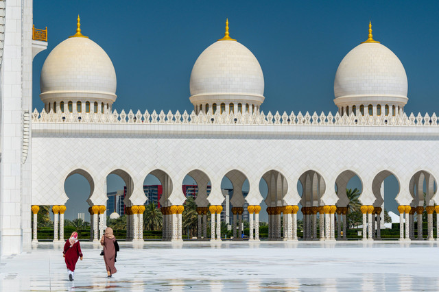 Ilustrasi Penulisan Solehah atau Sholehah yang Benar dalam Bahasa Indonesia (Foto: Nick Fewings | Unsplash.com)