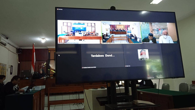 Persidangan lanjutan kasus suap mantan Wali Kota Yogyakarta, Haryadi Suyuti, di Pengadilan Tipikor Yogyakarta, Senin (17/10). Foto: Istimewa