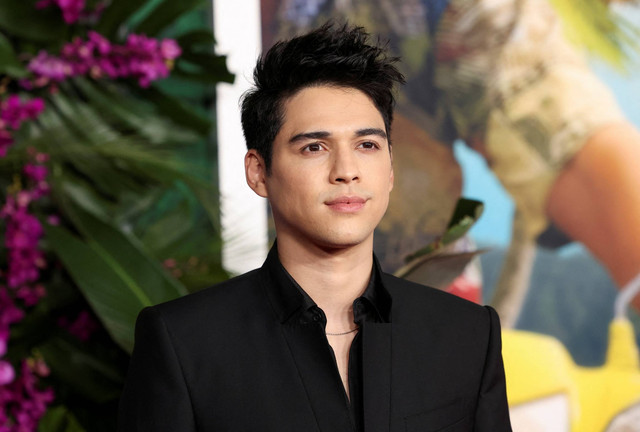 Maxime Bouttier menghadiri pemutaran perdana film "Ticket to Paradise" di Los Angeles, California, AS, Senin (17/10/2022). Foto: Mario Anzuoni/REUTERS