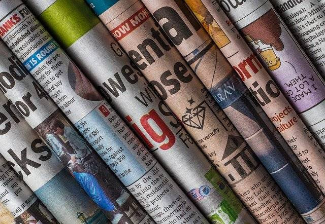 Ilustrasi surat kabar yang berisi teks editorial. Foto: Pixabay