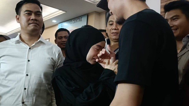 Lesti Kejora dan Rizky Billar berdamai. Foto: Giovanni/kumparan