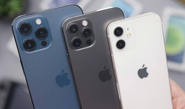 Perbedaan iPhone 12 dan 13. Foto: Unsplash. 