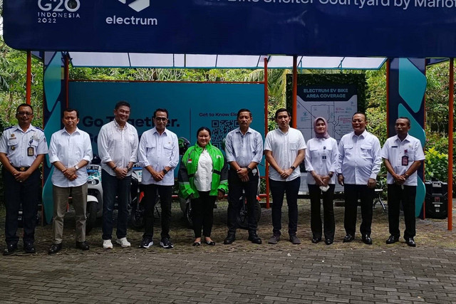 Menteri Perhubungan Budi Karya Sumadi resmikan shelter motor listrik Electrum untuk mendukung Presidensi G20 di Bali. Foto: Muhammad Darisman/kumparan