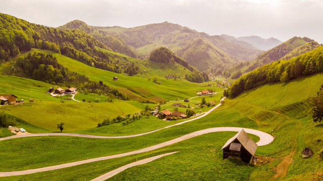 Ilustrasi Desa. Sumber: Unsplash.com/Sven Fischer