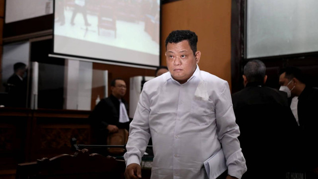 Terdakwa pembunuhan berencana terhadap Brigadir Yosua, Kuat Ma'ruf, usai jalani sidang di Pengadilan Negeri Jakarta Selatan, Jakarta, Kamis (20/10/2022). Foto: Aditia Noviansyah/kumparan