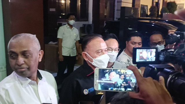 Ketua Umum PSSI Mochamad Iriawan atau Iwan Bule usai menjalani pemeriksaan di Mapolda Jawa Timur, Kamis (20/10/2022). Foto: Farusma Okta Verdian/kumparan