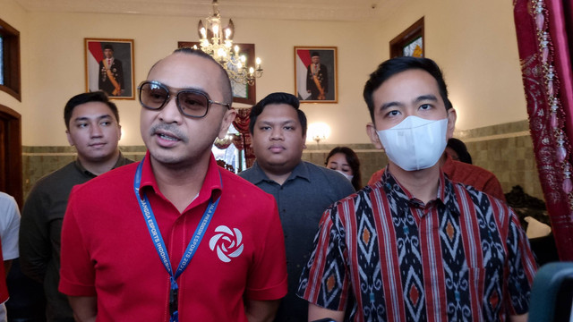 Ketua PSI, Giring Ganesha saat bertemu dengan Wali Kota Solo, Gibran di Loji Gandrung, Jumat (21/10/2022). FOTO: Fernando Fitusia