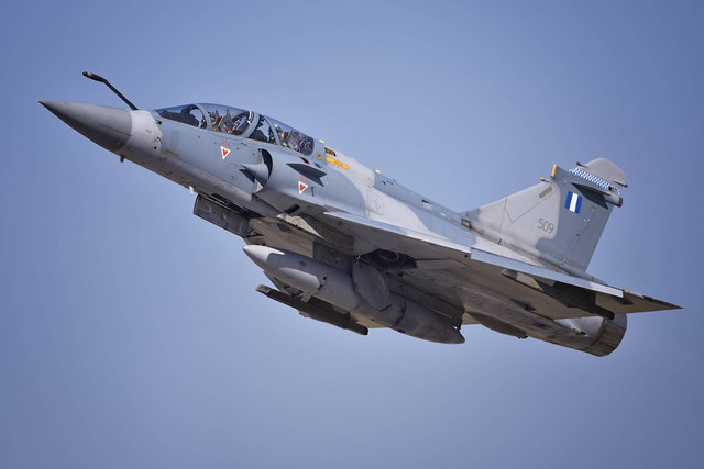 Ilustrasi pesawat tempur Mirage 2000-5. Foto: Shutterstock