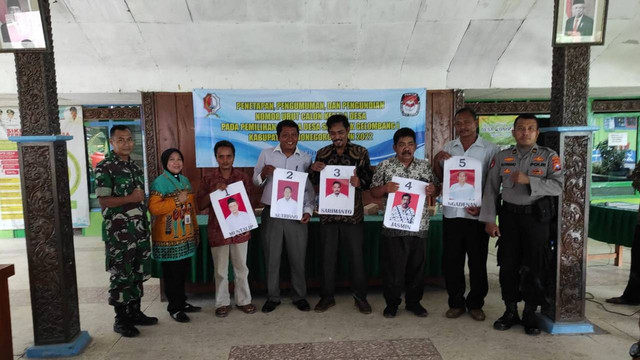 Ilustrasi: Penetapan nomor urut calon kepala desa (Cakades) di Desa Wonocolo, Kecamatan Kedewan, Kabupaten Bojonegoro. Jumat (14/10/2022) lalu. (foto: dokumen istimewa)