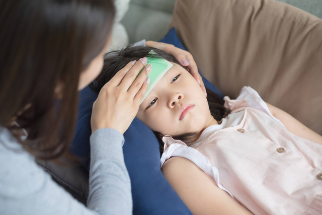 Ilustrasi Anak Demam Foto: Shutterstock