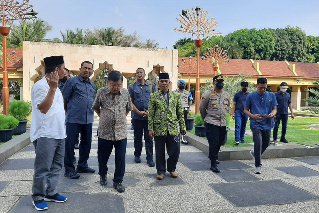 Jusuf Kalla tinjau Jakarta Islamic Center. Foto: Humas JIC