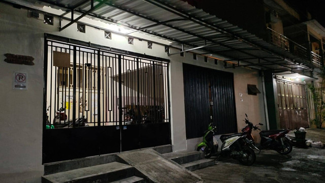 Salah satu kos yang lokasinya strategis dan dekat dengan warung makan di wilayah Ngoresan, Jebres, Surakarta. (Dok. Penulis)