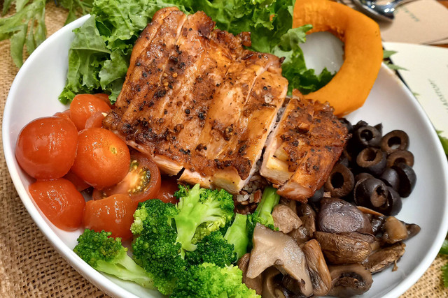 Menu chicken sherrif varian bbq series SaladStop. Foto: Monika Febriana/kumparan