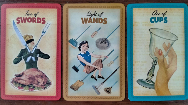 Two of Swords, Eight of Wands, Ace of Cups. (Foto: Lidia)