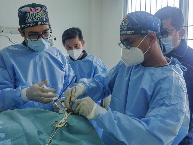 Dua PTN Belajar Teknik Bedah di Lab FKK UMJ