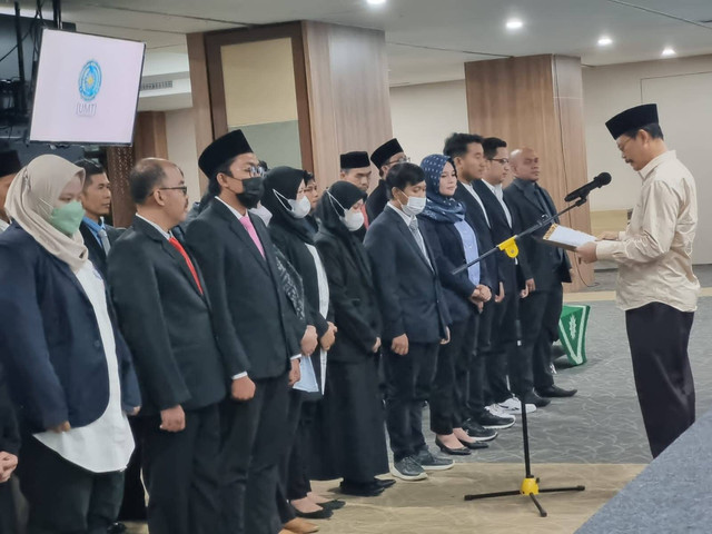 Rektor UMT Melantik 22 Pejabat Struktural, 24/10, Aula Soedirman,Universitas Muhammadiyah Tangerang (Arsip:Humas UMT)