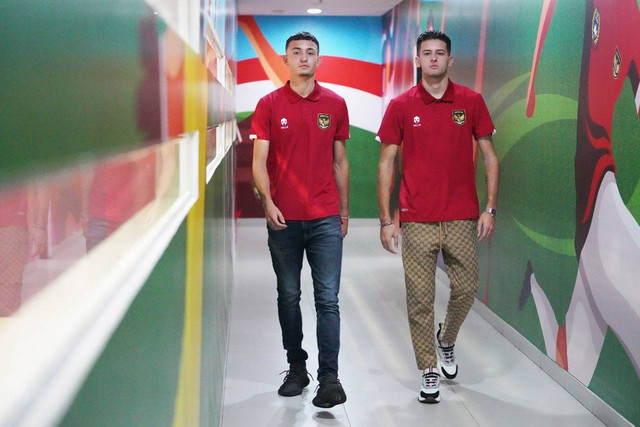 Ivar Jenner & Justin Hubner berkunjung ke kantor PSSI di Jakarta pada 24 Oktober 2022. Foto: PSSI